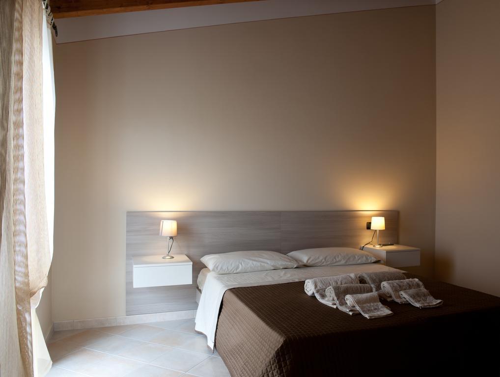 Al Borgo Alloggi Desenzano del Garda Kamer foto